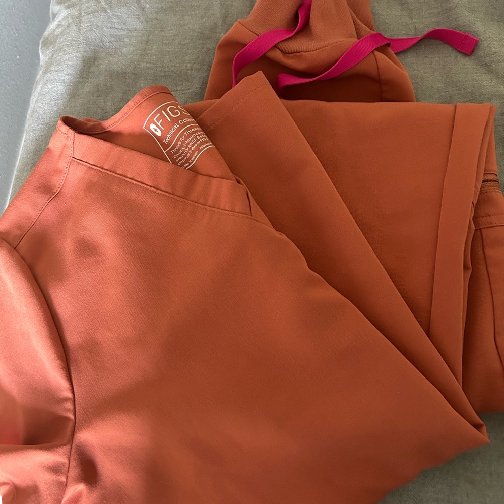 Figs Scrub set
